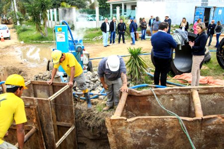 17.05.2018 - Prefeita Paula Mascarenhas  durante entrega da praça São Jerônimo,   atrás do Shopping Mar de Dentro e entrega de obras Ilha Bela e São Conrado - Laranjal- Foto: Gustavo Vara