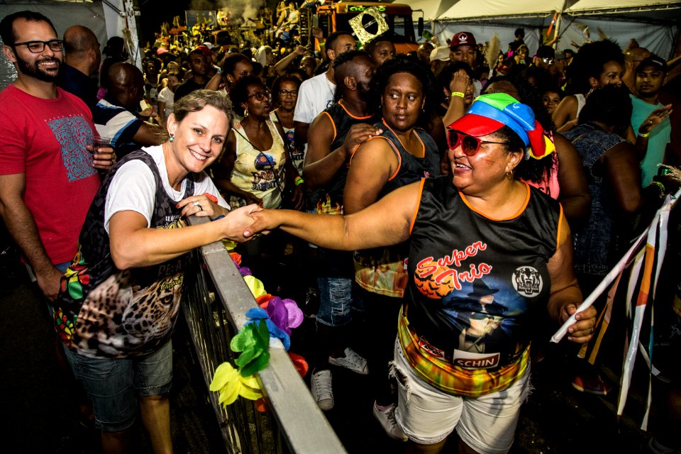 10.02.2018 - Prefeita Paula Mascarenhas e o vice Idemar Barz durante o primeiro dia do Carnaval 2018 - Foto: Gustavo Vara