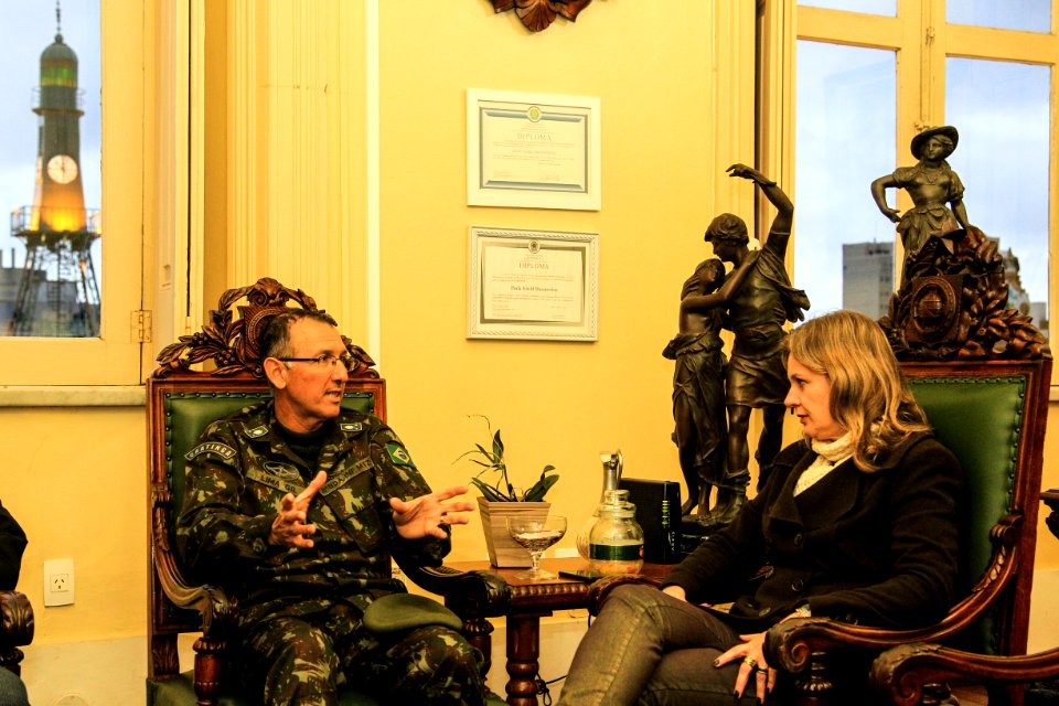 23.07.2018 - Prefeita Paula Mascarenhas em reunião com o comandante da 8ª Brigada de Infantaria Motorizada, General Lima Gil - Foto: Gustavo Vara