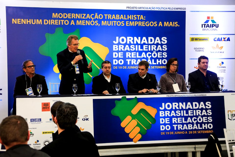 11.07.2018 - Prefeito em exercício Idemar Barz participa do evento Jornadas Brasileiras de Relações de Trabalho