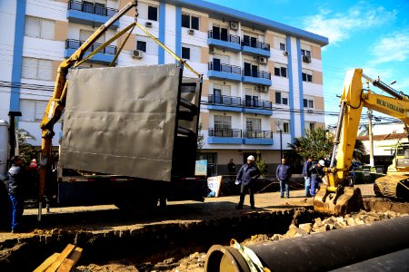 20.08.2018 - Prefeito em exercício Idemar Barz durante visita obra de instalação adutora ETA São Gonçalo - Foto: Gustavo Vara