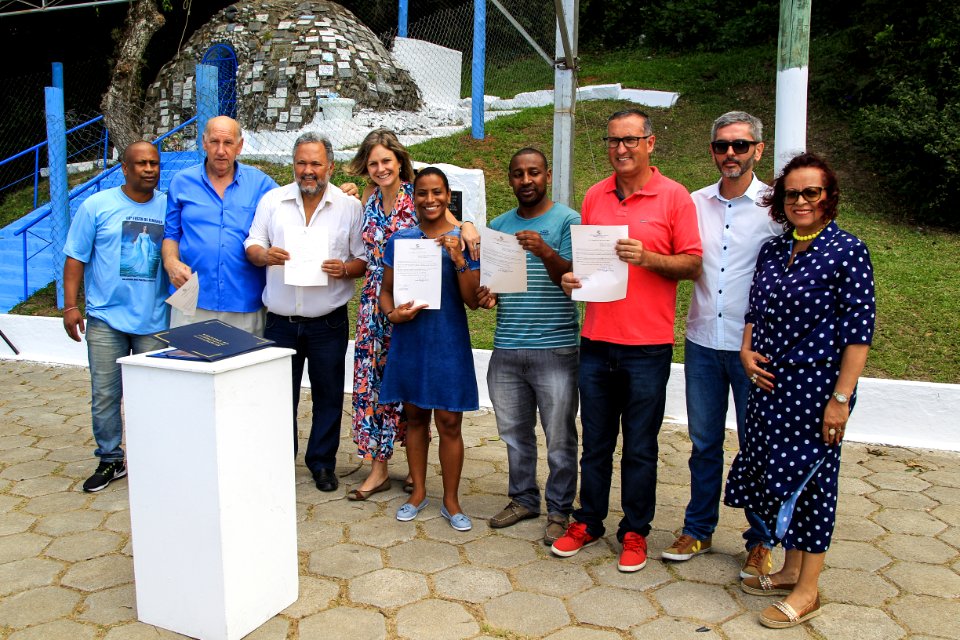 31.01.2018 - Prefeita Paula Mascarenhas durante entrega e instalação da placa no monumento à Iemanjá - Foto: Gustavo Vara