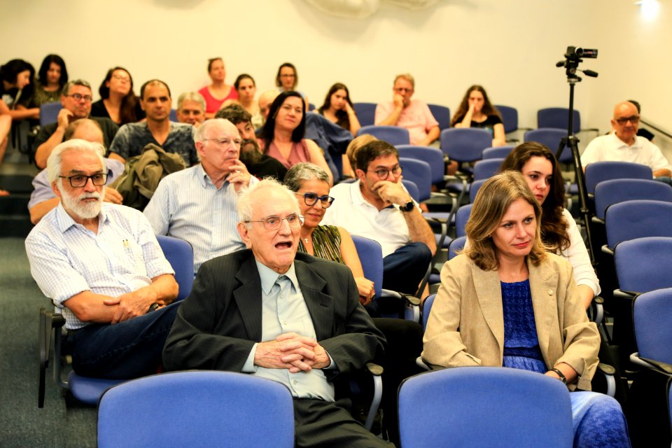 14.12.2017 - Prefeita Paula Mascarenhas durante 'Diálogos Simonianos' com Vitor Ramil, Carlos Diniz e Fausto Domingos no Instituto João Simões Lopes Neto