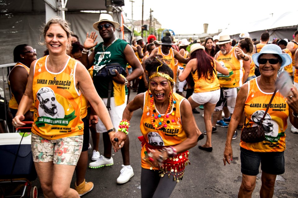 10.02.2018 - Prefeita Paula Mascarenhas e o vice Idemar Barz durante o primeiro dia do Carnaval 2018 - Foto: Gustavo Vara