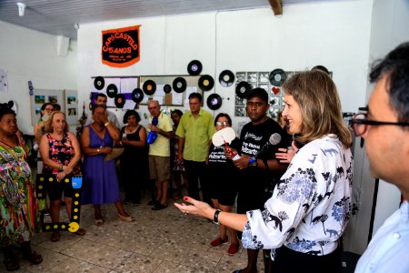29.12.2017 - Prefeita Paula Mascarenhas durante visita à exposição comemorativa aos 25 anos do Caps Castelo