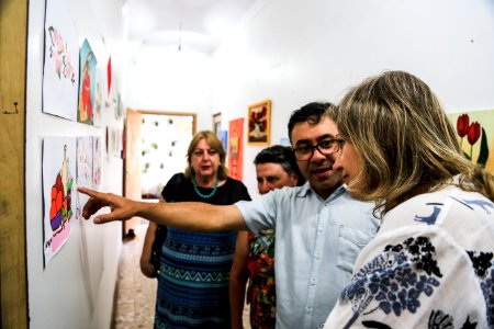 29.12.2017 - Prefeita Paula Mascarenhas durante visita à exposição comemorativa aos 25 anos do Caps Castelo