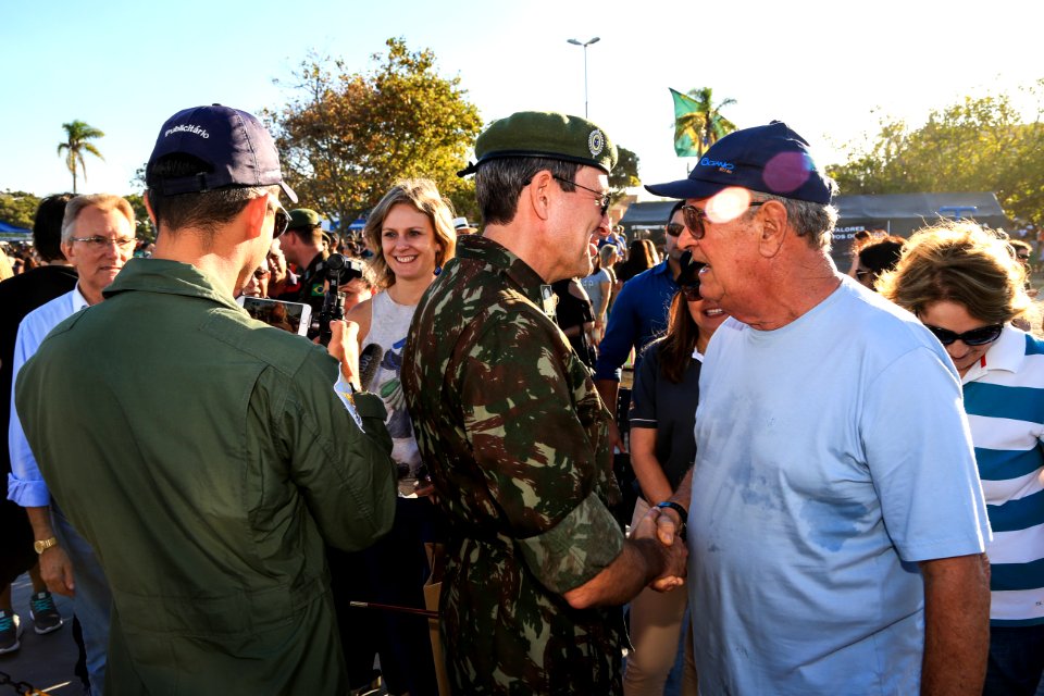 18.04.2018 - Apresentação da Esquadrilha da Fumaça em comemoração aos 100 anos do 9ª Batalhão de Infantaria Motorizada em Pelotas e pela passagem do Dia do Exército - Foto: Gustavo Vara