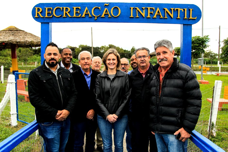 18.05.2018 - Prefeita Paula Mascarenhas acompanhada do Diretor Presidente da Eterpel, Jorge Vasques realizam a reinauguração da ponte e área de recreação infantil do terminal rodoviário de Pelotas - Foto: Gustavo Vara