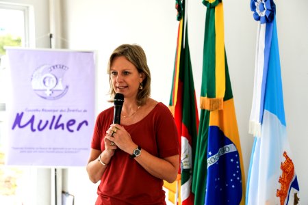 06.03.2018 -Prefeita Paula Mascarenhas  durante abertura da semana da Mulher no CEU Dunas - Foto: Gustavo Vara