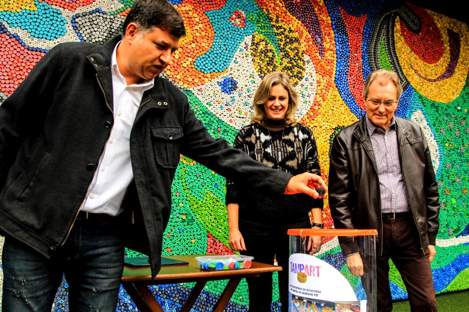 12.06.2018 - Prefeita Paula Mascarenhas e o vice Idemar Barz durante o ato de lançamento do Tampart e assinatura de uma termo de cooperação - projeto de arte e sustentabilidade - Foto: Gustavo Vara