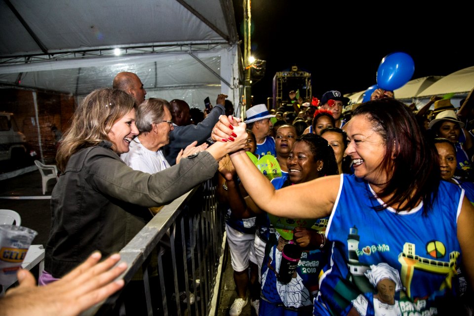 12.02.2018 - Prefeita Paula Mascarenhas e o vice Idemar Barz no segundo dia do Carnaval 2018 - Foto: Gustavo Vara