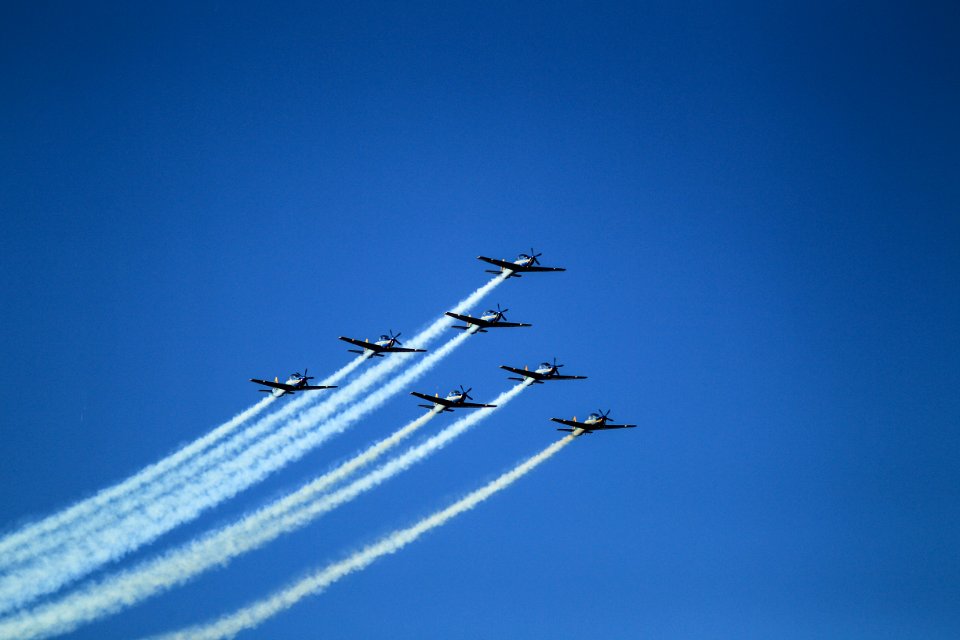 18.04.2018 - Apresentação da Esquadrilha da Fumaça em comemoração aos 100 anos do 9ª Batalhão de Infantaria Motorizada em Pelotas e pela passagem do Dia do Exército - Foto: Gustavo Vara