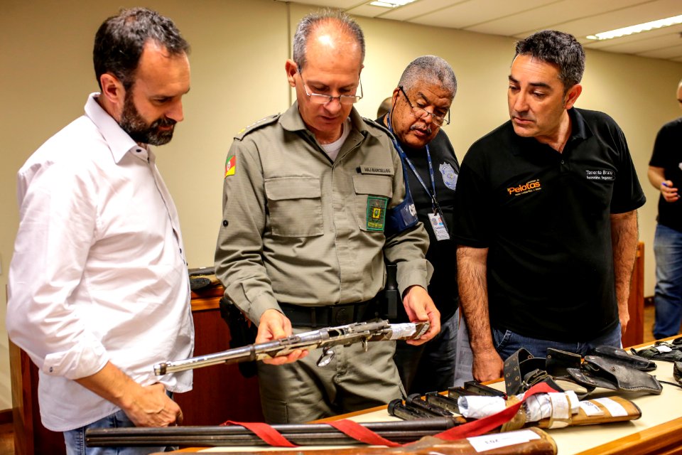 07.12.2017 Doação de armas do judiciário - Fotos Gustavo Mansur