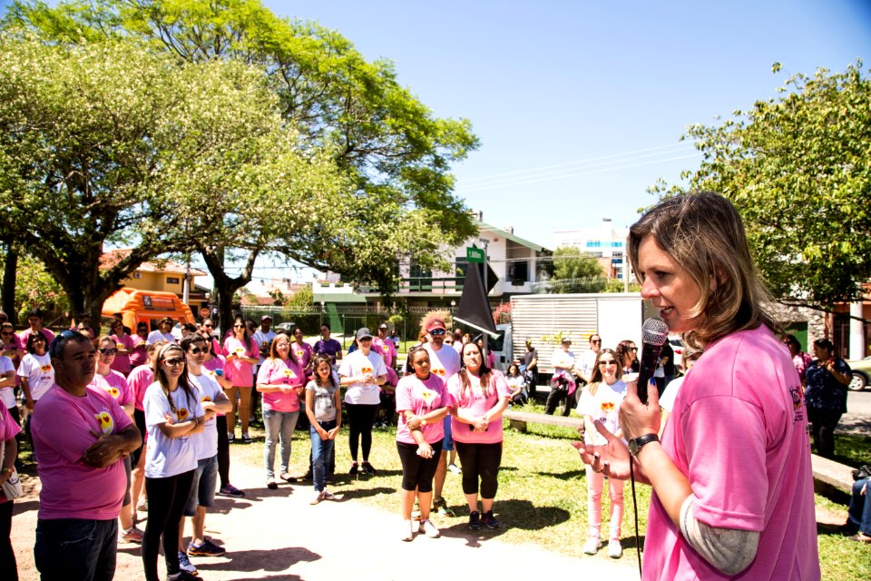 19.11.2017 - Prefeita Paula Mascarenhas participa da caminhada pela adoção realizado pelo Juizado Regional da Infância e Juventude da Comarca de Pelotas