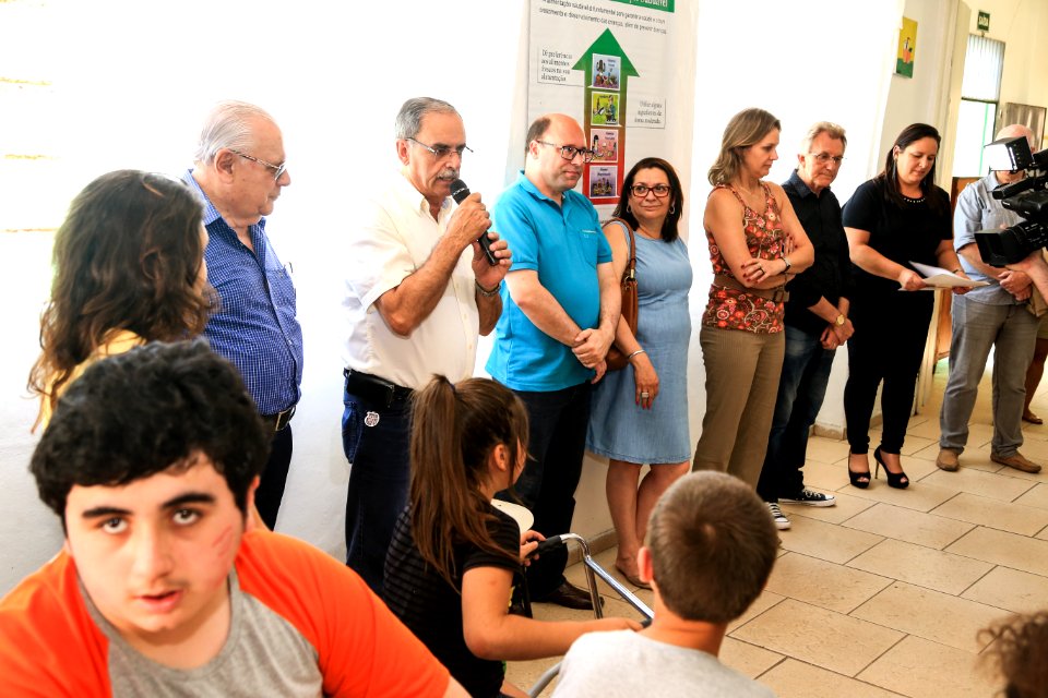 15.12.2017 - Prefeita Paula Mascarenhas e o vice Idemar Barz durante entrega do laboratório de Khan Academy da Escola Municipal Ensino Fundamental Carlos Laquintinie