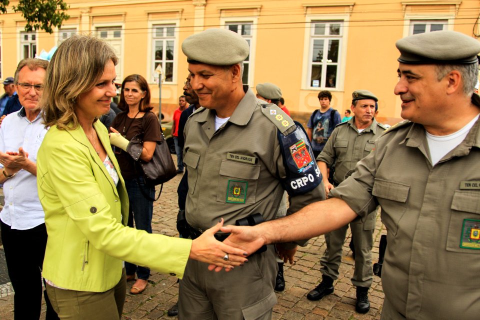 07.12.2017 - Prefeita Paula Mascarenhas e o vice Idemar Barz durante lançamento da Operação Papai Noel