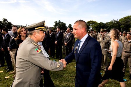 18.11.2019 - Porto Alegre/RS - Prefeita Paula Mascarenhas é homenageada com a medalha 'Serviços Distintos' na cerimônia de passagem de comando-geral da Brigada Militar. Coronel Ikeda passa o comando para o coronel Rodrigo Mohr Picon - Foto: Gustavo Vara photo