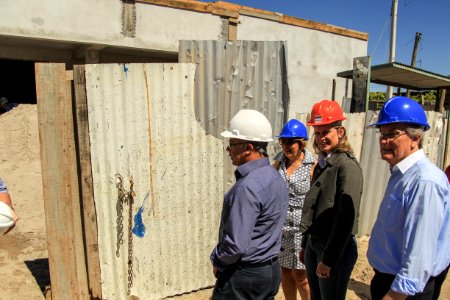 01.11.2017 - Prefeita Paula Mascarenhas e vice Idemar Barz em visita à obra da UBS Virgílio Costa