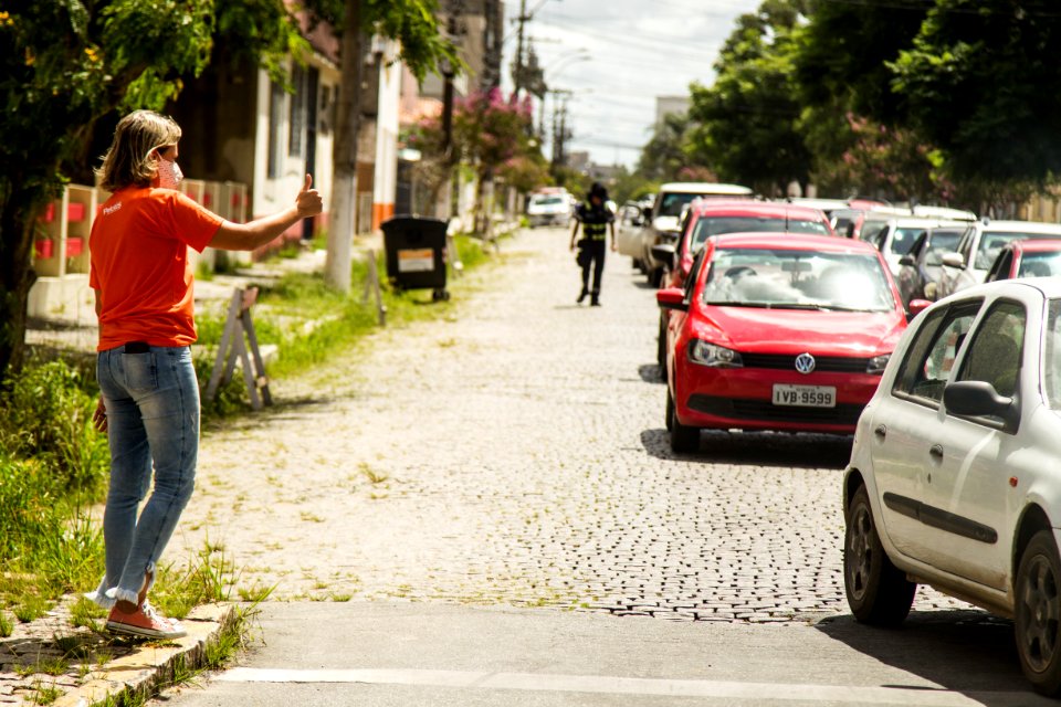 27.02.2021 - Prefeita Paula Mascarenhas acompanha o drive thru de vacinação para idosos - Foto: Gustavo Vara