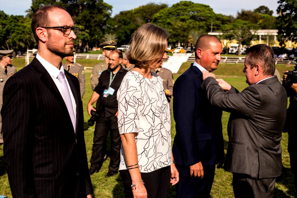 18.11.2019 - Porto Alegre/RS  - Prefeita Paula Mascarenhas é homenageada com a medalha 'Serviços Distintos' na cerimônia de passagem de comando-geral da Brigada Militar. Coronel Ikeda passa o comando para o coronel Rodrigo Mohr Picon - Foto: Gustavo Vara