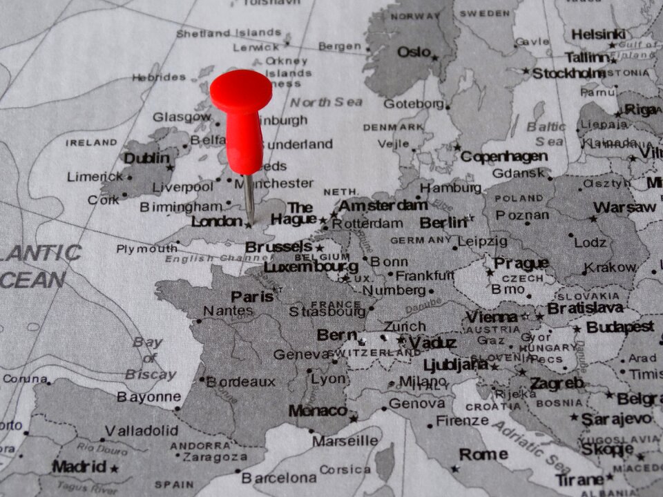 Pin meeting point destination