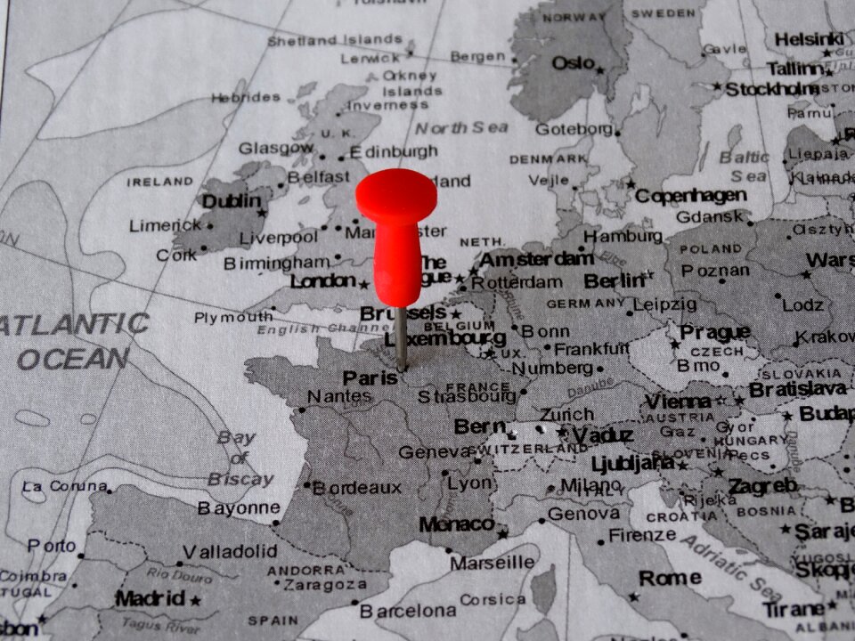 Pin meeting point destination