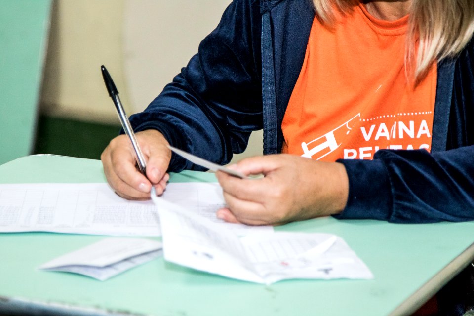03.05.2021 -  2ª dose para idosos de 71 anos nas escolas - Foto Michel Corvello