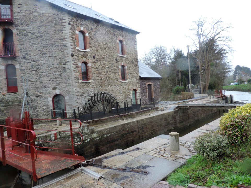 74DSCN6177 moulin avec l'écluse complète
