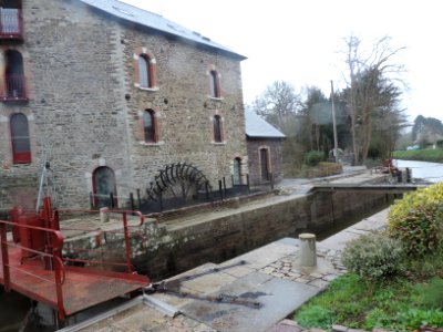 74DSCN6177 moulin avec l'écluse complète photo