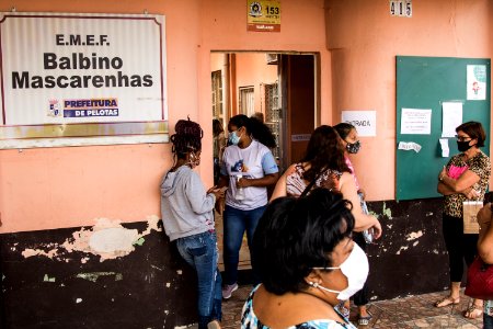 15.04.2021 - Vacinação dos idosos de 61 anos nas escolas - Foto Michel Corvello