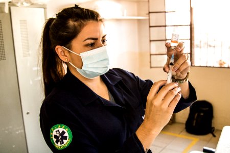 13.04.2021 - Vacinação de idosos com 63 anos nas escolas - Foto Michel Corvello