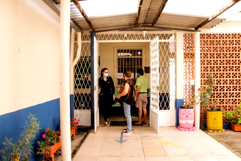 14.04.2021 Vacinação de idosos com 62 anos nas escolas e 2ª dose para idosos de 79 anos no drive Foto Rodrigo Chagas