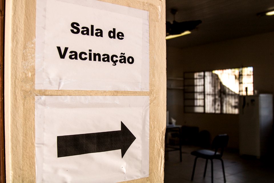 13.04.2021 - Vacinação de idosos com 63 anos nas escolas - Foto Michel Corvello