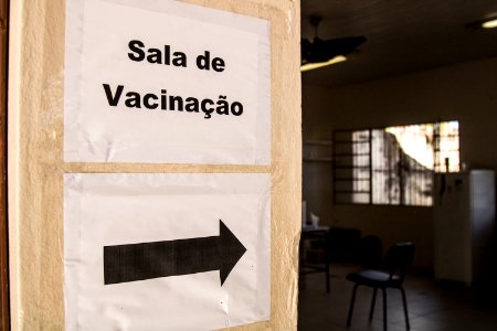 13.04.2021 - Vacinação de idosos com 63 anos nas escolas - Foto Michel Corvello