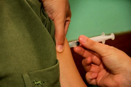 12.04.2021 Vacinação de idosos com 64 anos nas escolas Foto Rodrigo Chagas