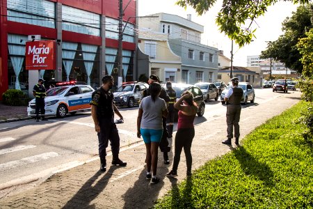 30.03.2021 - Operação para fiscalizar o uso de máscaras na Avenida Dom Joaquim - Foto Michel  Corvello