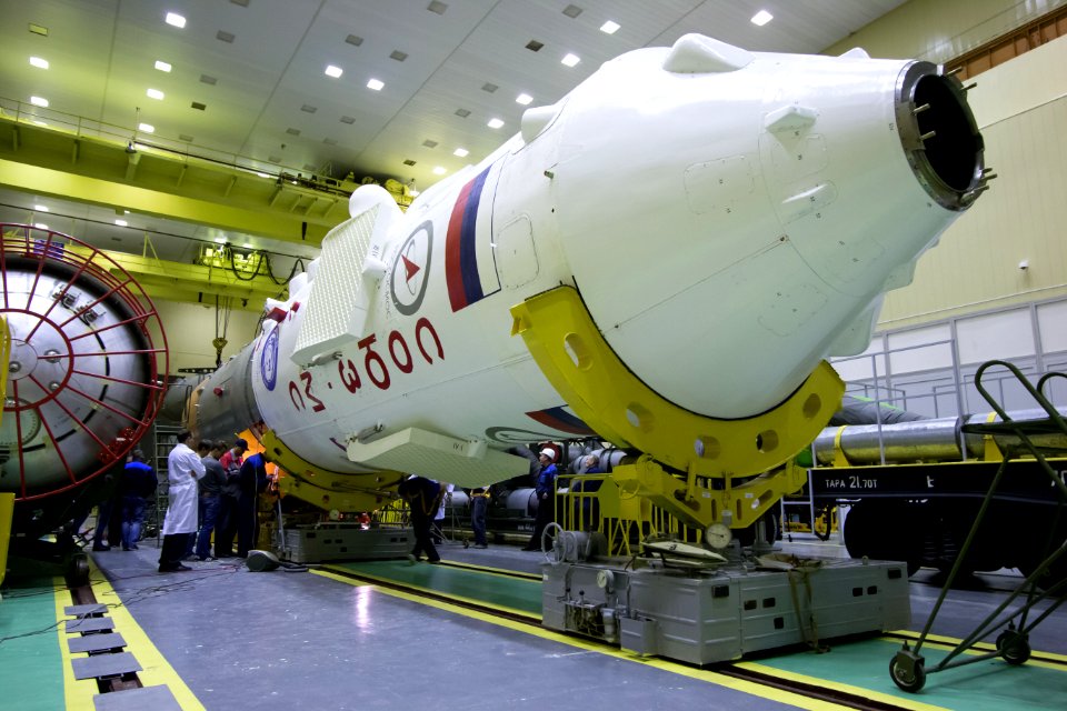 Expedition 49 Soyuz Assembly