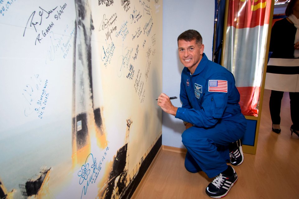 Expedition 49 Preflight