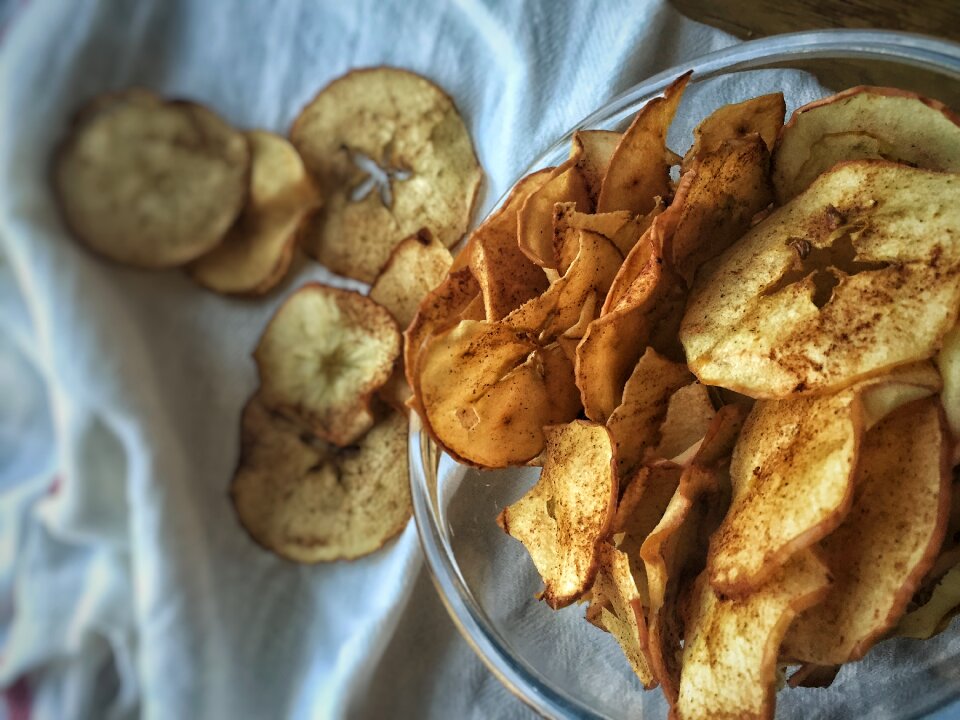 Chips cinnamon brown apple
