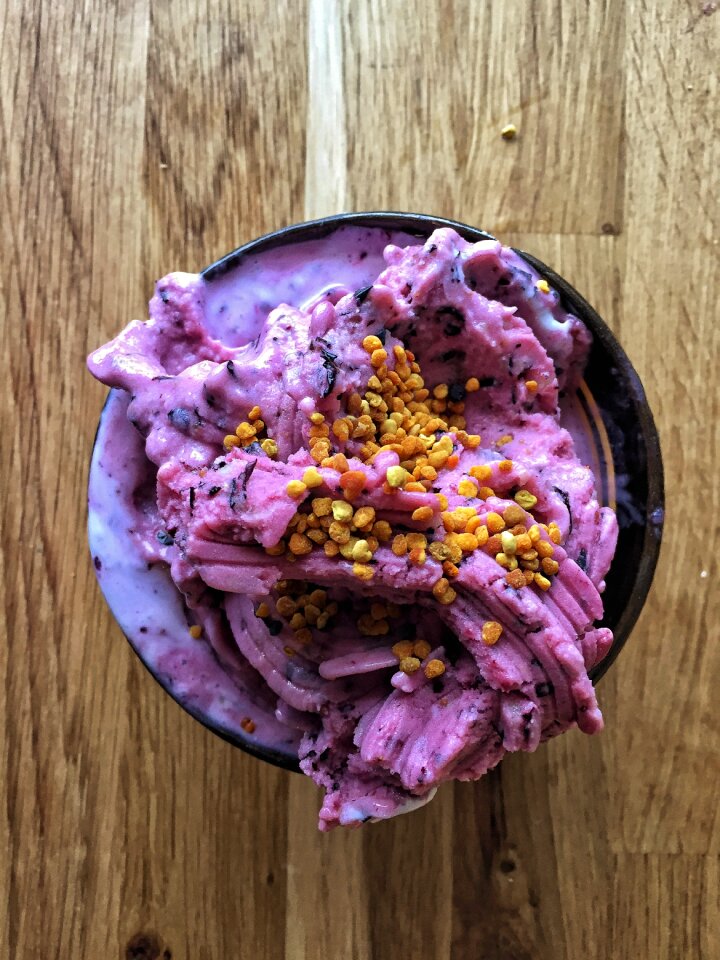 Vegan raw blueberries