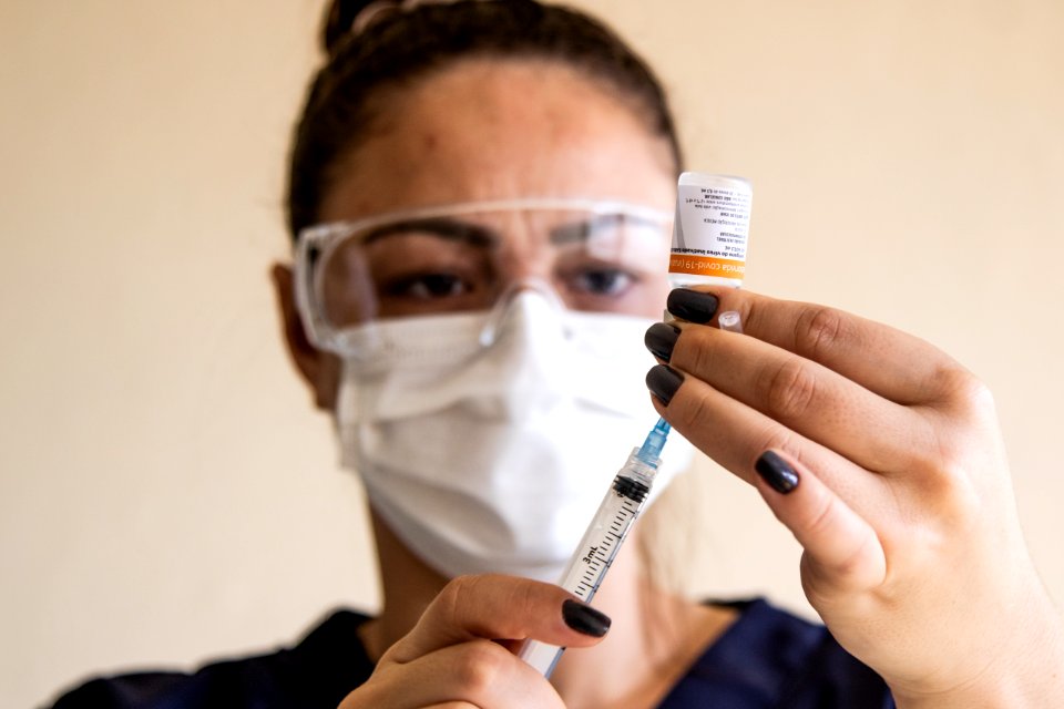 24.03.2021 - Vacinação dos idosos com 76 anos nas escolas - Foto Michel Corvello