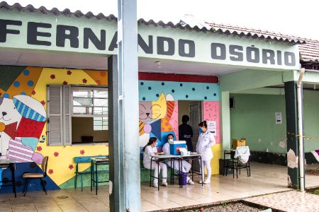 26.03.2021 - Vacinação dos idosos com 74 anos nas escolas - Foto Michel Corvello