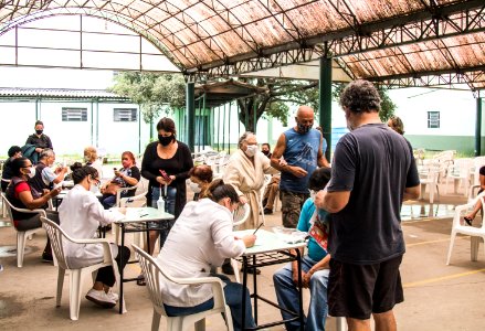26.03.2021 - Vacinação dos idosos com 74 anos nas escolas - Foto Michel Corvello