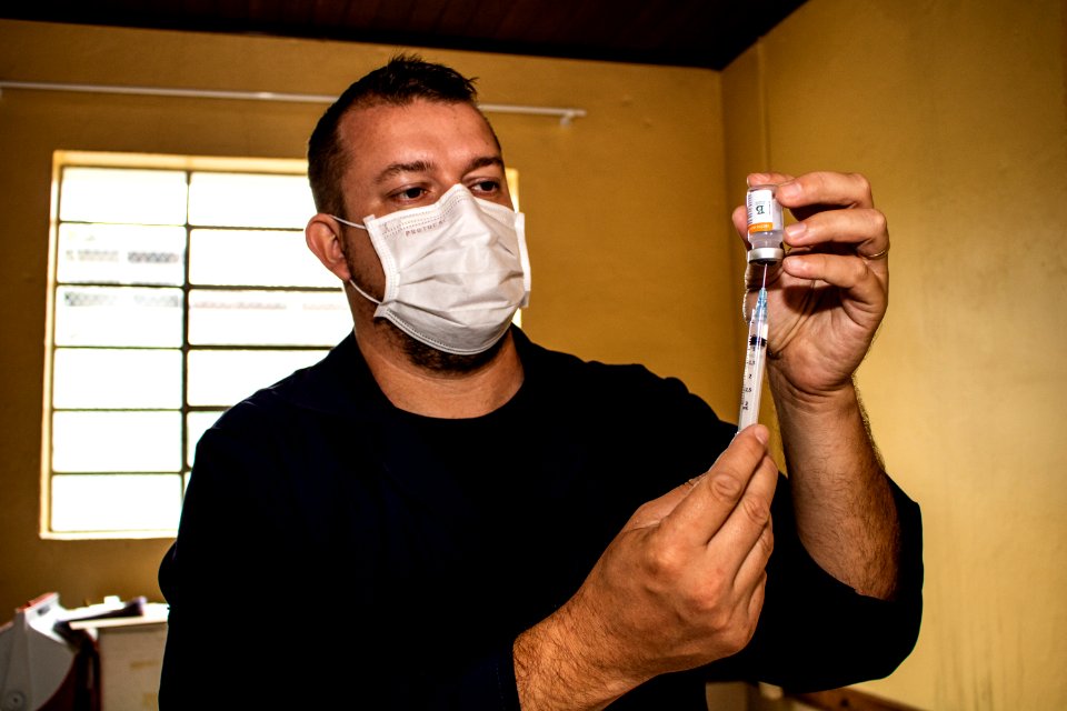 18.03.2021 - Primeira dose para os idosos de 78+ - Foto Michel Corvello