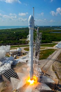 Falcon 9 launch of Eutelsat/ABS photo