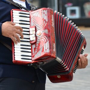 Play musical instrument keys
