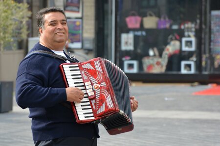 Play musical instrument keys