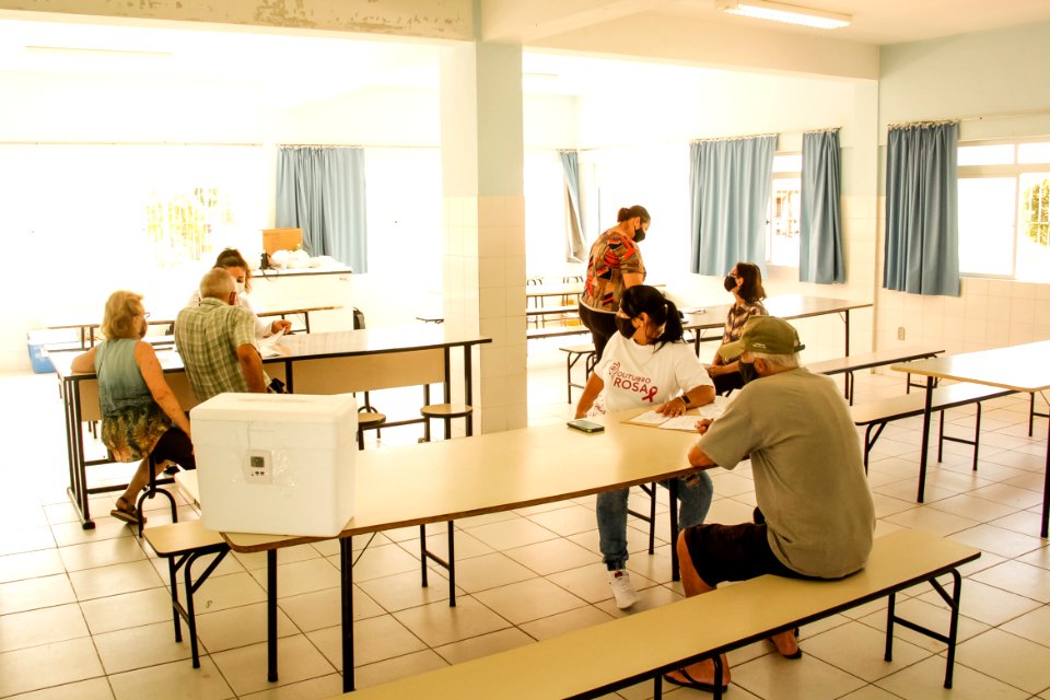 02.03.2021  Vacinação de idosos em escolas Foto Rodrigo Chagas