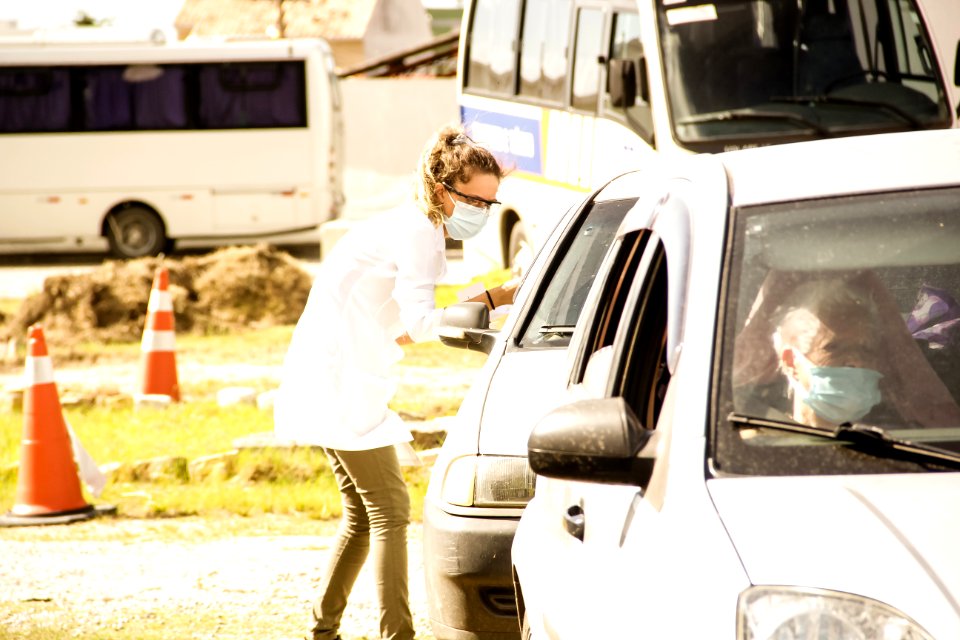 27.02.2021 Prefeita Paula Mascarenhas acompanha Drive Thru de Vacinação para idosos Foto Rodrigo Chagas