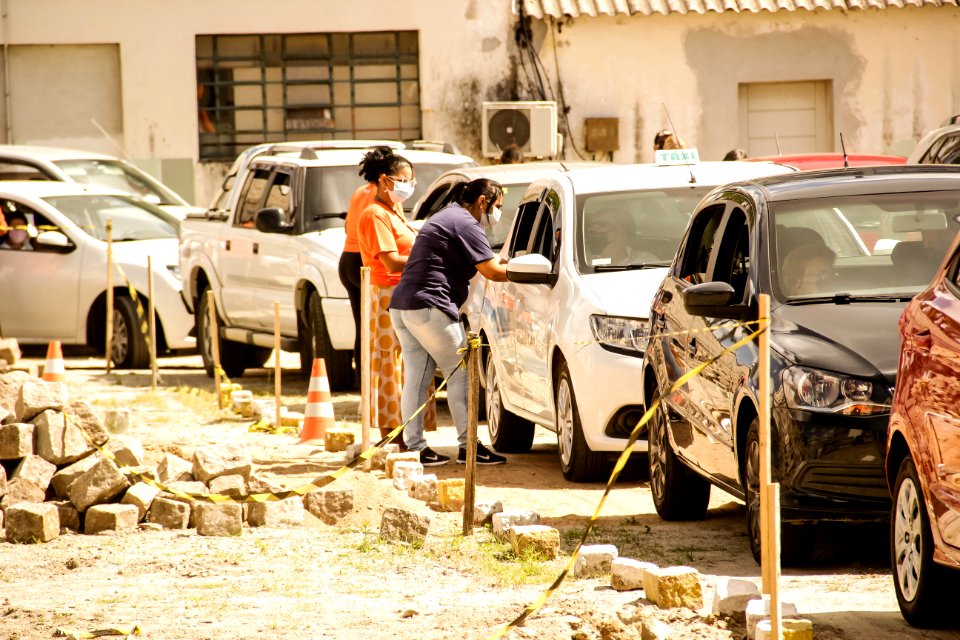 27.02.2021 Prefeita Paula Mascarenhas acompanha Drive Thru de Vacinação para idosos Foto Rodrigo Chagas